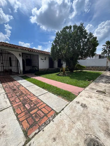 Vende Casa Urb. La Viña
