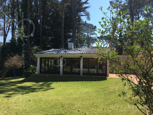 Imagen 13 de 14 de Casa De 3 Dormitorios + Servicio En Playa Mansa, Punta Del Este - Ref: 54337