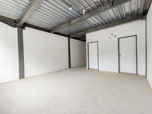 Imagen 3 de 8 de En Venta Local Comercial De 77,50m2 En Obra Gris En San Blas
