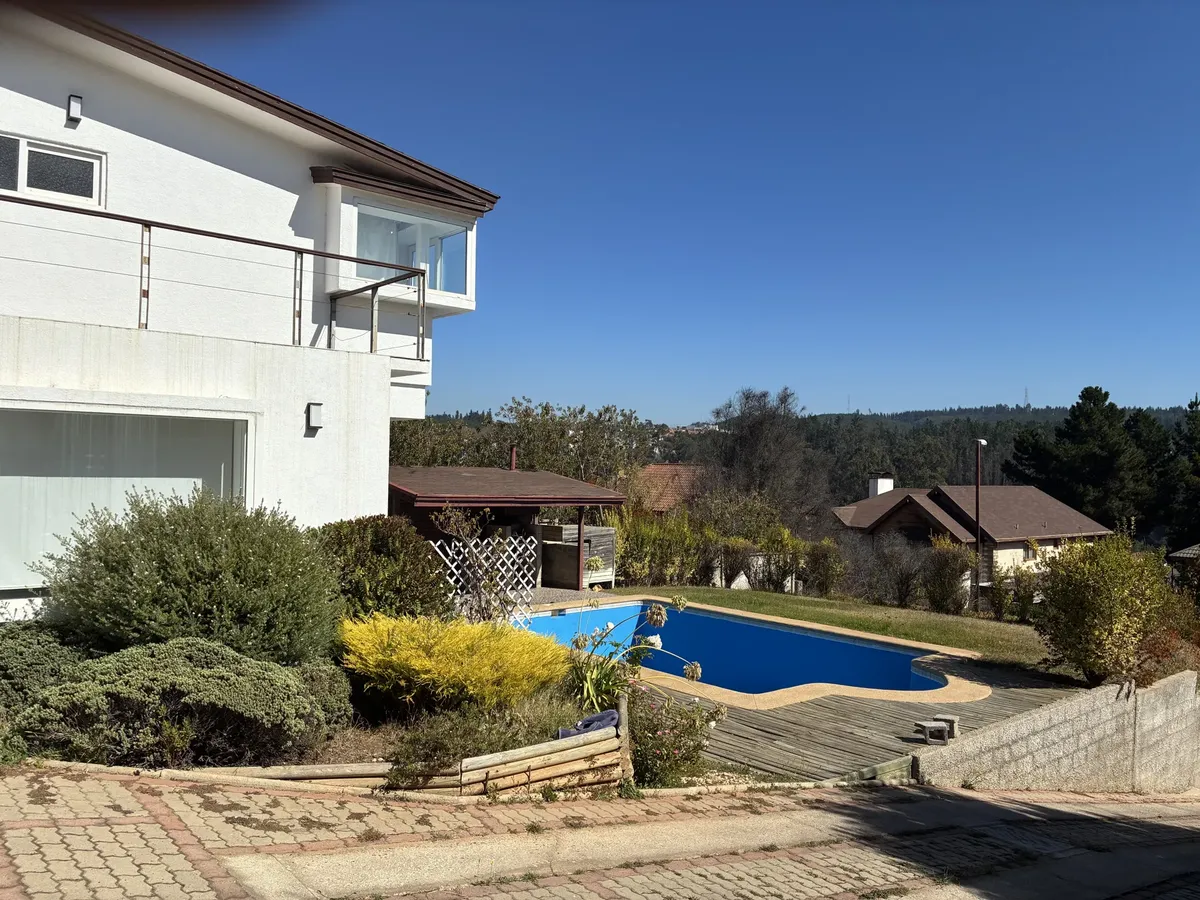 Imagen 4 de 27 de Casa Con Mucho Patio Y Espacio Piscina Y Quincho