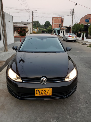 Volskwagen Golf Highline 1.6 2016 Automatico.