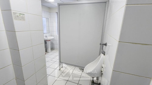 Local (2) En Esquina De Alto Tráfico - 552 M2 Totales