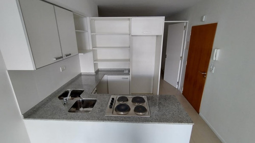 Imagen 10 de 21 de Al Frente C/balcón - A Mts De Plaza San Martín! Edificio Con Amenities
