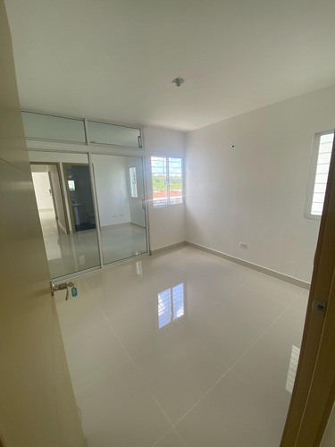 Apartamento En Venta Tercer Nivel En Palmareca, Licey Al M