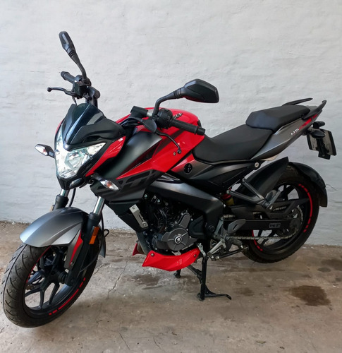 Imagen 1 de 14 de Bajaj Rouser Ns 200