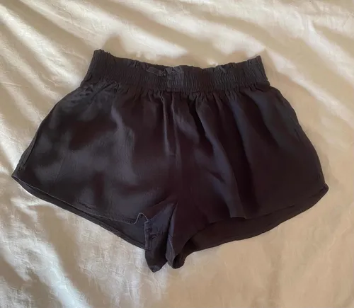 Short negro forever 21 sale