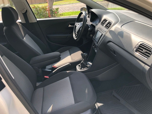 Imagen 10 de 15 de Volkswagen Vento 2018 Confortline Impecable