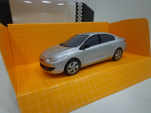 Renault Fluence 2012 1/43 Cartrix