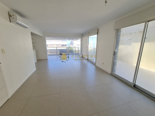 Exclusivo Apartamento En Península- Ref: 4181