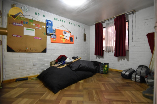 Se Vende Casa. 5d 2b Con Estacionamiento, Comuna De Maipú.