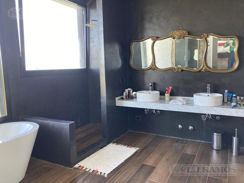 Imagen 16 de 21 de Venta Casa Al Agua - Lagos Del Golf- Nordelta