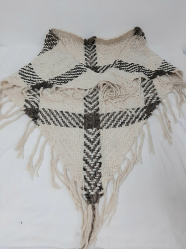 Chalina Poncho Triangulo Tejido Artesanal Norteño Beige 