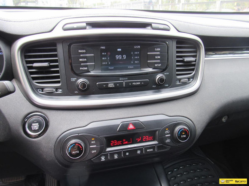 Imagen 17 de 25 de Kia Sorento Trust 2.4 (4*2)