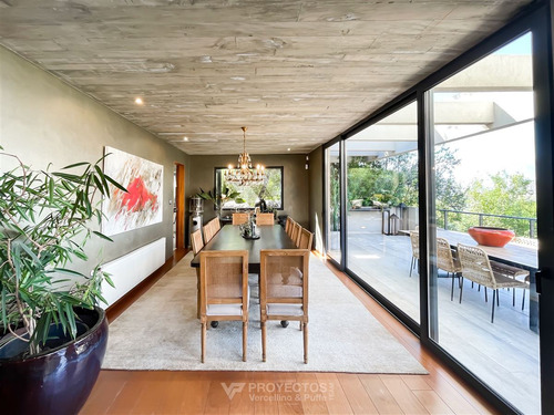 Casa En Venta De 8 Dorm. En Lo Barnechea