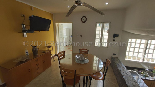 Imagen 7 de 14 de Casa Venta Cumbres De Curumo Mls #22-3768 Espectacular Casa Ubicada En La Urbanización Cumbres De Curumo. Consta De 3 Habitaciones Con Su Baño