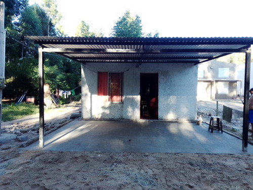 Casita A Una Cuadra De La Playa En Terreno De 605 M2