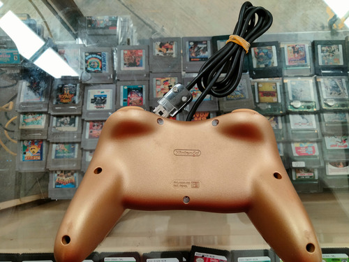 Controller Wii Pro Classic Dorado (Usado)