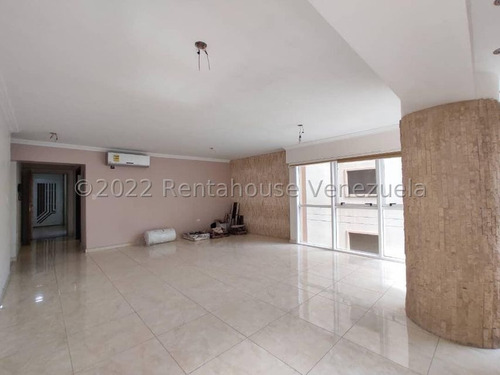Apartamento En Venta En San Isidro Maracay Aragua 23-1894 Irrr