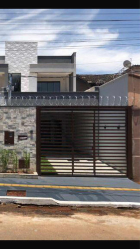 Casa De 3 Quartos Com Piscina, Residencial Porto Seguro