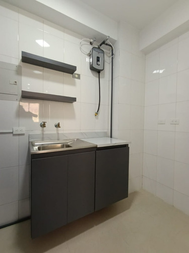 Apartamento En Venta En Res Vermont La Trigaleña Alta Valencia Mj