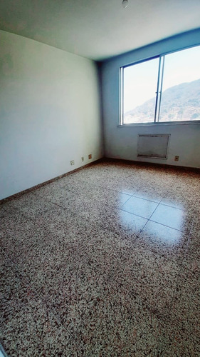 Imagem 7 de 15 de Apartamento Grande Com 2 Quartos Área À Venda- Cascadura - Com Habite-se - Aea2401