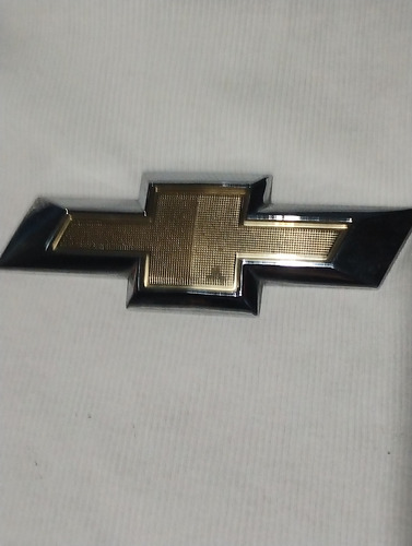 Emblema Cajuela Chevrolet Aveo 2013 2014 2015 2016 2017