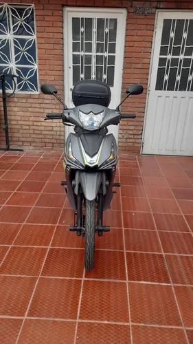 Modelo 2022, Único Dueño. Papeles Al Día, 9400 Km, Con Baul