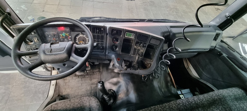 Imagem 10 de 11 de Scania P94 310 4x2 2007