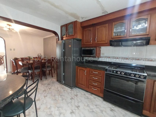 Hermoso Townhouse Amoblado En El Mejor Conjunto Residencial De Parque Valencia, Cocina Equpada Y Con Tope De Granito, Doble Entrada Con Porton Y Cerco Electrico, Camaras De Seguridad