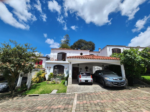 Imagen 1 de 27 de Vendo Hermosa Casa Ubicada En Sector Exclusivo De Alta Plusvalía, Excelente Estado