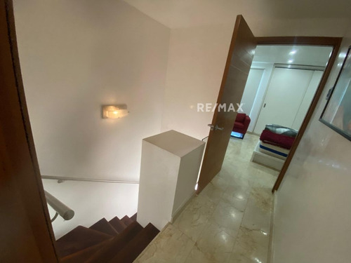 Re/max 2mil Alquila, Townhouse, Urbanización Vistamar, Maneiro, Isla De Margarita.