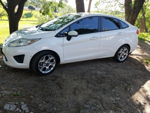 Ford Fiesta Kinetic Design 1.6 Design Sedan 120cv Trend Plus