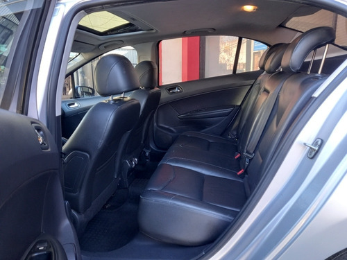 Imagen 10 de 13 de Peugeot 408 2013 2.0 Allure Nav 143cv