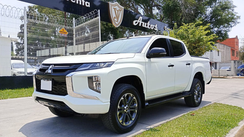 Mitsubishi L200 2.4 Cd Gls 4X4 At