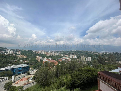 Apartamento En Alquiler En Lomas Del Sol 150mt2 3d 2b 3p