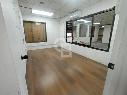 Bodega Con Oficinas Para Uso Comercial En Cerrillos