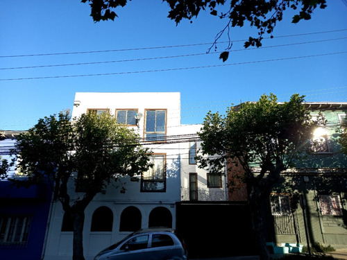Excelente Casa En Valparaíso.