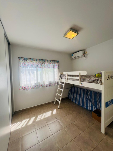 Alquiler Casa De 4 Ambientes En Barrio Cerrado Cantón Norte - Amoblada