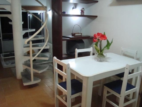 Imagem 4 de 14 de Apartamento De 1/4, Nascente, Mobiliado, Varanda, Área De Serviço - Cv67a11 - 70300214