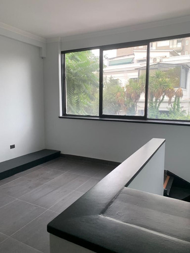 Preciosa Casa Comercial Con Oficinas Impecables Y ...