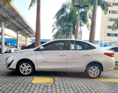 Imagem 4 de 8 de Toyota Yaris 1.5 16v Flex Sedan Xl Manual