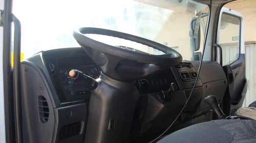 Imagem 9 de 22 de M.benz 1719 Atego Ano 2013 Bau Cabine Leito