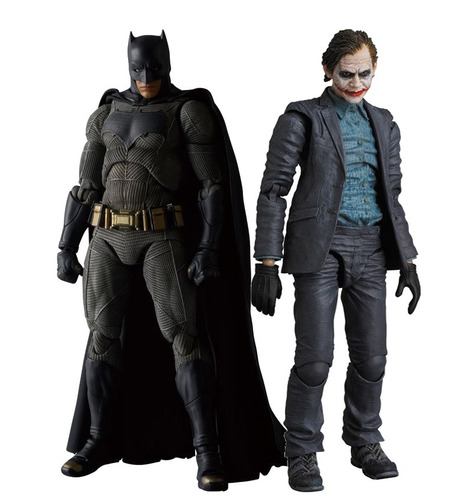 Boneco Batman + Coringa Mafex + Brinde - Frete Grátis!!!