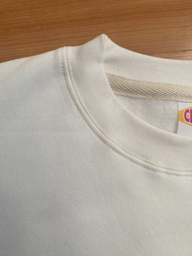 Buzo Cuello Redondo Bordado Tendencia
