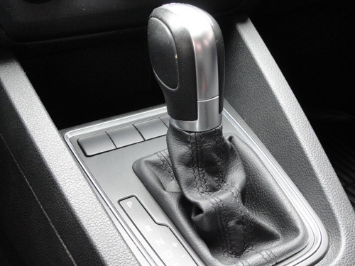 Imagen 11 de 13 de Volkswagen Vento Confortline Tsi
