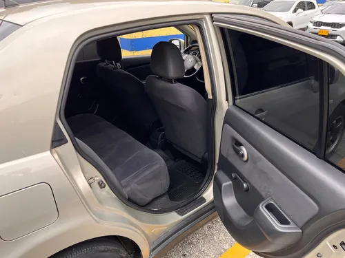 Nissan Tiida 1.8 Emotion 4 p