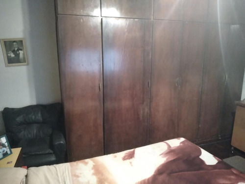 Imagen 8 de 21 de Casa De 5 Ambientes En 2 Plantas A Refaccionar En Muy Buena Zona De Olivos .