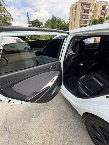 Hyundai Accent 1.6l 5 p