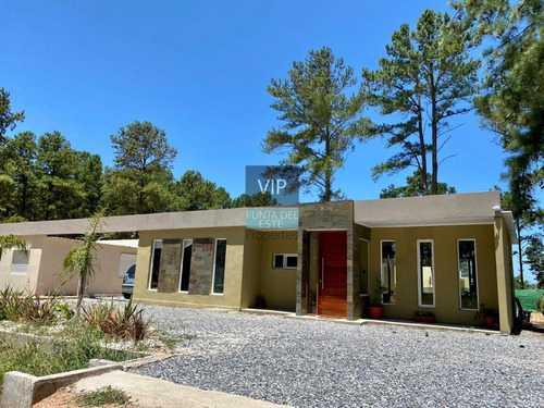 Oportunidad Unica , Casa A Estrenar 5 Dormitorios 3 Baños, Construccion Solida En Barrio Chacras Del Pinar- Ref: 80