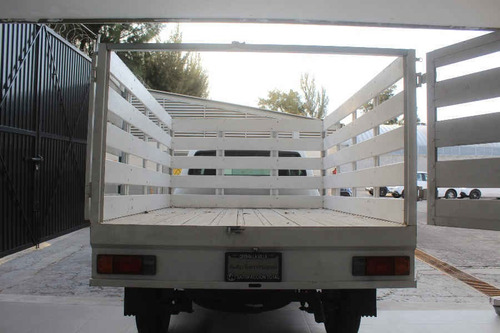 Imagen 13 de 15 de Nissan Estacas Np300 2021 2p L4/2.5 Man D/h A/a